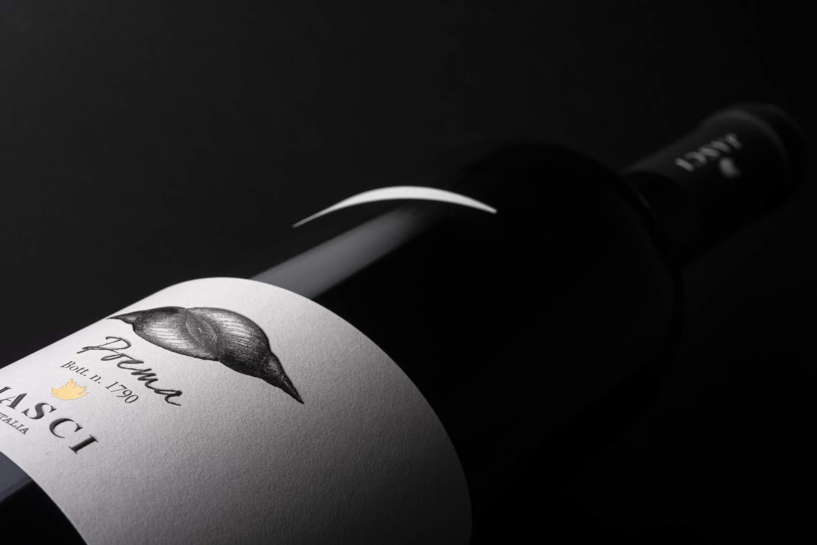 成都創(chuàng)意酒產(chǎn)品包裝設計分享(圖1) 成都創(chuàng)意酒產(chǎn)品包裝設計分享(圖1)