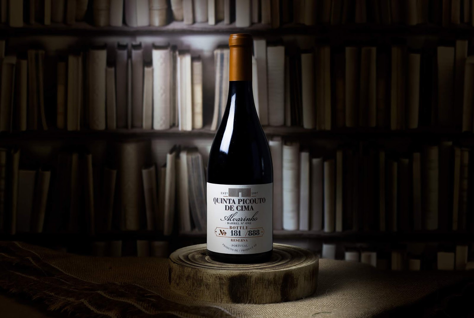 葡萄酒包裝設計復古田園風格(圖1)