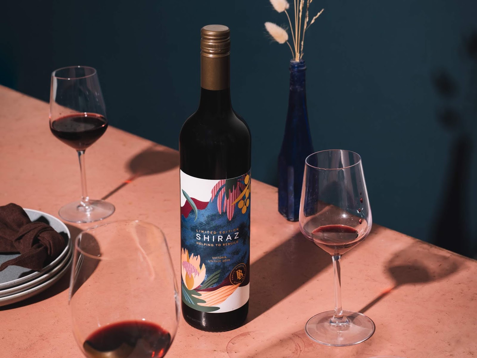 氣質(zhì)優(yōu)雅的葡萄酒包裝設(shè)計(圖1) 氣質(zhì)優(yōu)雅的葡萄酒包裝設(shè)計(圖1)