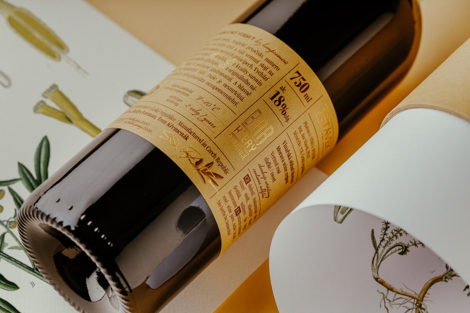 紅酒酒標(biāo)設(shè)計(jì)瓶型設(shè)計(jì)(圖3) 紅酒酒標(biāo)設(shè)計(jì)瓶型設(shè)計(jì)(圖3)