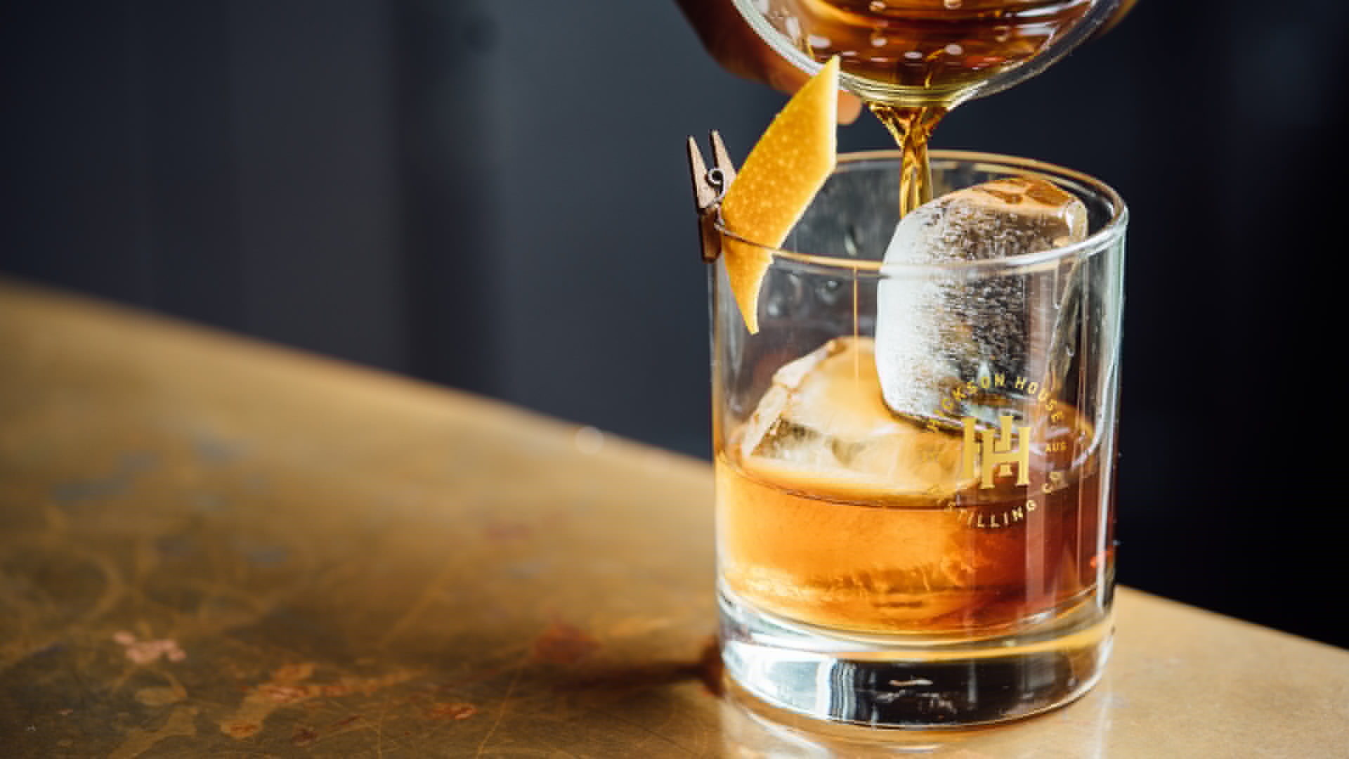 杜松子酒包裝策劃設(shè)計(jì)(圖4) 杜松子酒包裝策劃設(shè)計(jì)(圖4)