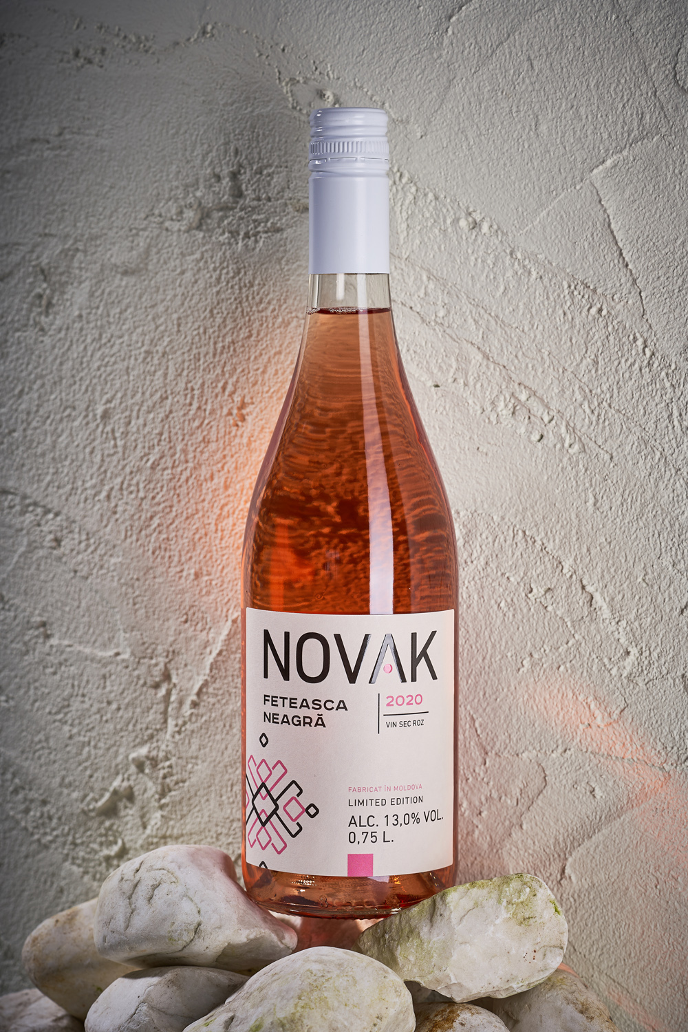 葡萄酒品牌視覺(jué)包裝設(shè)計(jì)(圖9) 葡萄酒品牌視覺(jué)包裝設(shè)計(jì)(圖9)