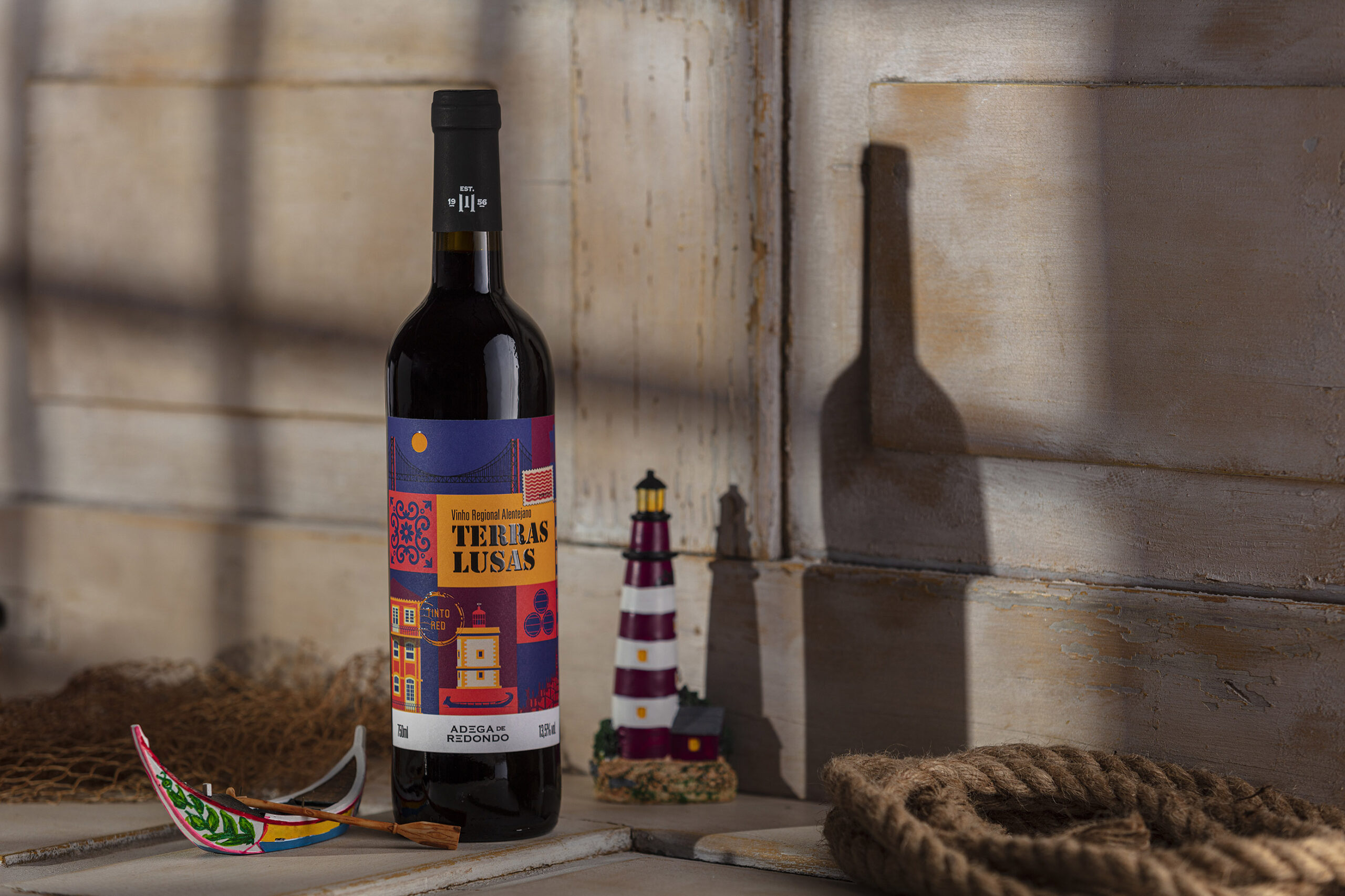 明亮清新的葡萄酒創(chuàng)意包裝設(shè)計(圖5) 明亮清新的葡萄酒創(chuàng)意包裝設(shè)計(圖5)