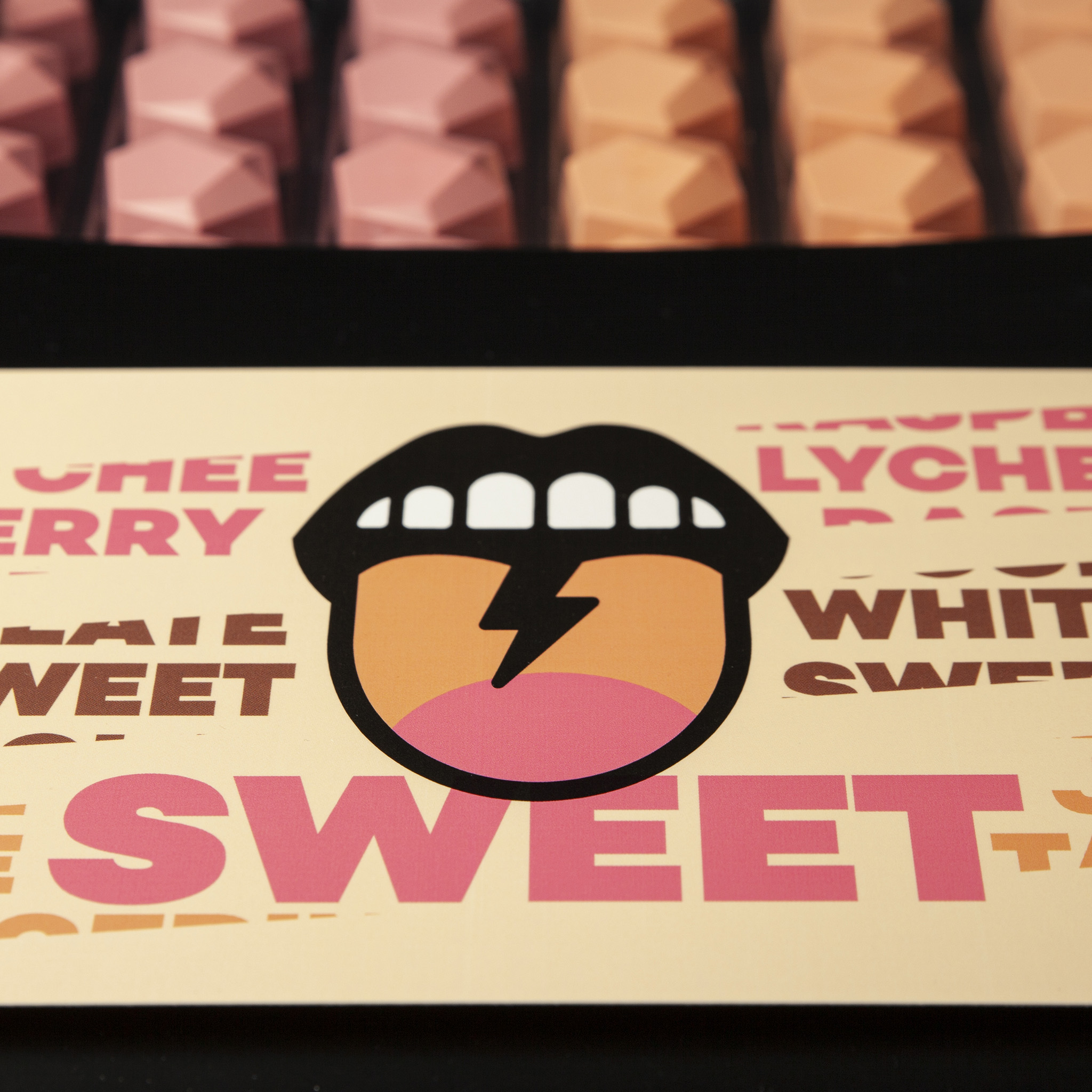 引人注目的巧克力包裝這樣設(shè)計(圖4)