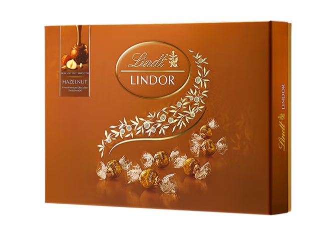 蓮軟心榛仁牛奶巧克力禮盒包裝如何設(shè)計(jì)(圖1)