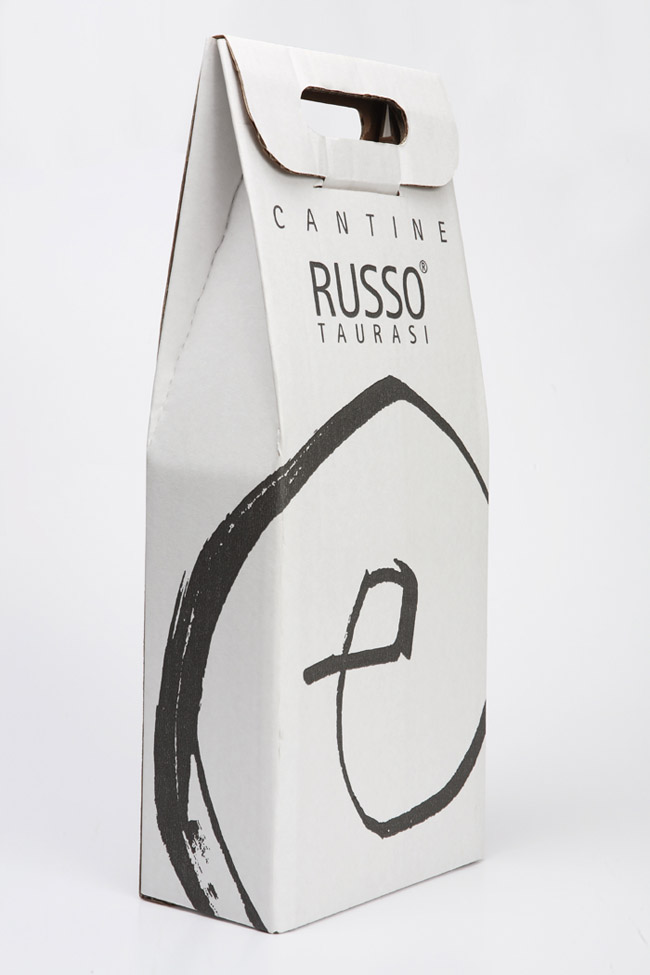 簡約紅酒標(biāo)包裝設(shè)計(圖8)