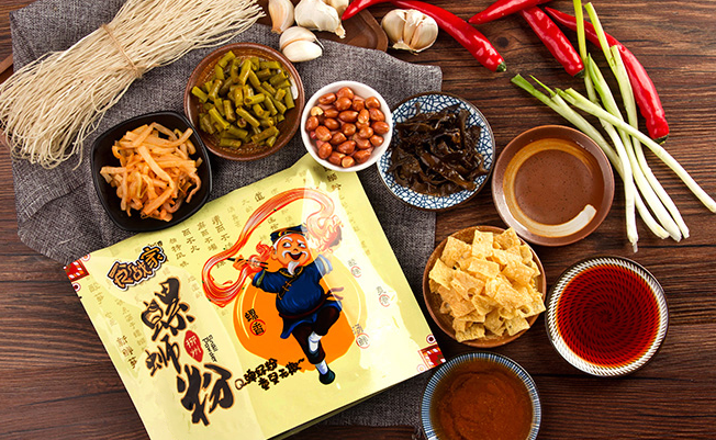 食戰(zhàn)家螺螄粉 食戰(zhàn)家品牌logo與食品包裝設(shè)計(jì)欣賞(圖4)