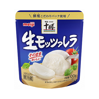 明治北海道十勝生莫扎雷拉明治乳制品包裝設(shè)計(jì)(圖1)